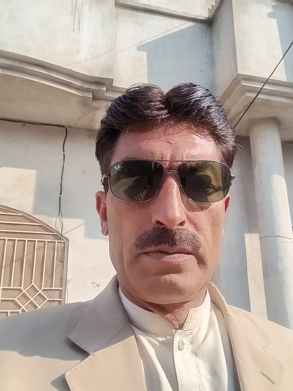 افتاب بٹ